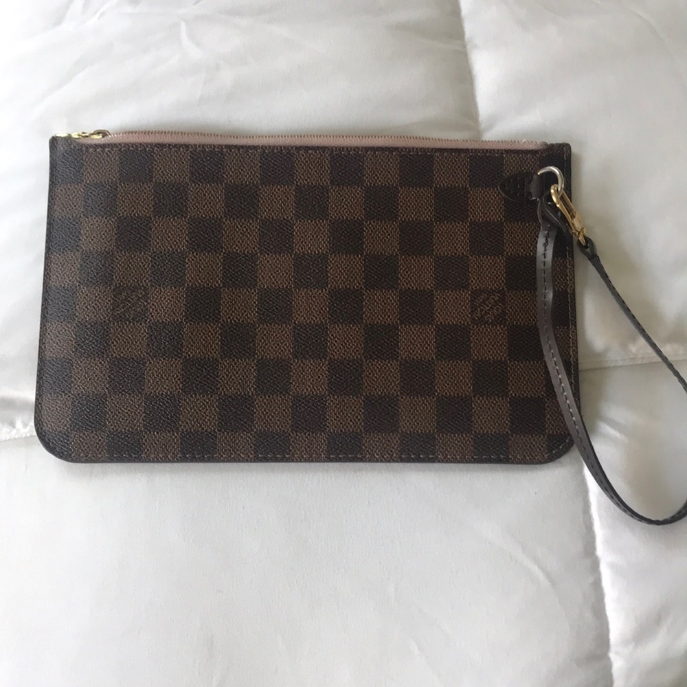 Louis Vuitton Neverfull Pochette
